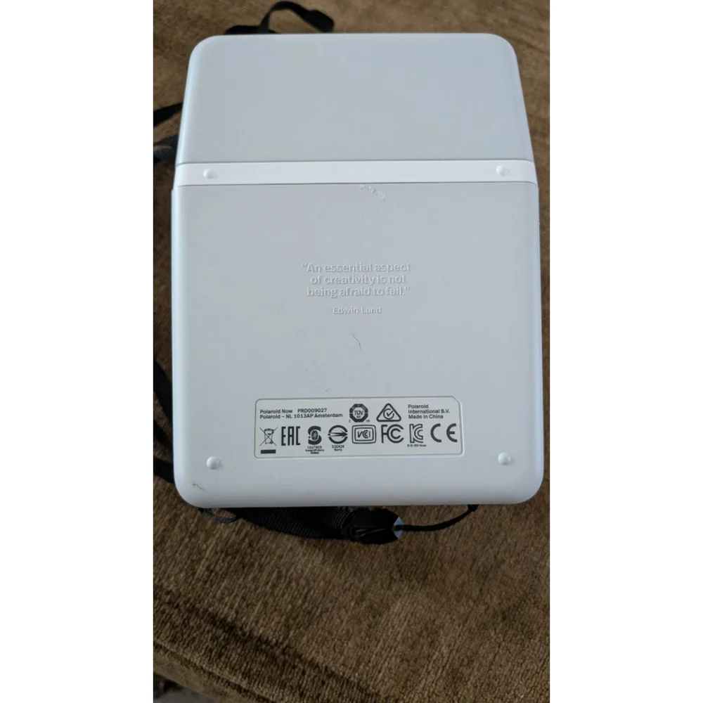 Polaroid Now i-Type Instant Camera White PRD009027 Powers On Clean
